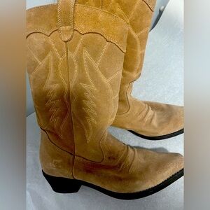 Women’s Roxy Boots, size 8.5